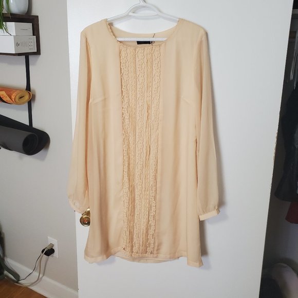 Peach lace dress - Picture 6 of 9